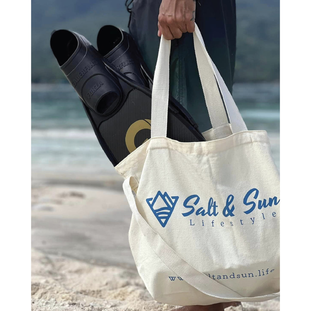 Salt & Sun Lifestyle's The Explorer's Tote